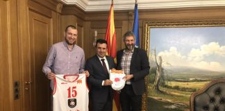 Имате добри шанси на Европското, сметајте на поддршката од Владата, рече Заев по средбата со Михаилов и Јовановски