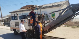 Ќе се поставува нов асфалт на патот од Градашорци до клучката со патот А4 Струмица – Радовиш