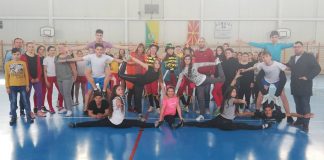 Фото – Василевските ученици на Струмичкиот карневал со оперско балетска маска ,,Оревокршачка”