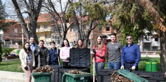 Средношколците од Коста Сусинов од Радовиш ќе прават биоѓубриво – добија компостери