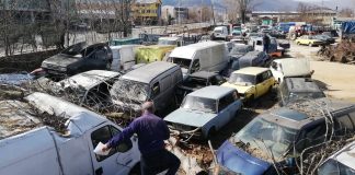 На плацот на шумското во Струмица, нема дрва ама има старо железо и хаварисани возила