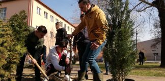Фото – Учениците од ,,Димитар Влахов” Струмица со зелена акција за почист воздух и здрава средина