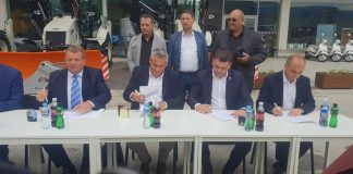 Василево, Босилово, Ново Село, Радовиш и Конче добија  универзални ровокопачи за одржување патишта и чистење канали