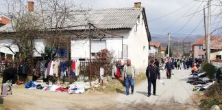 СДК – Бугарите си направија уличен пазар во иселената општина Ново село, едни купуваат други продаваат
