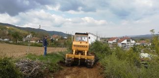 Конче го реализира проектот ,,Пат до секоја нива’’ – се санираат полските патишта до сите површини