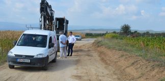 Почнаа работите за целосно асфалтирање на патот Нова Маала – Чанаклија, градоначалникот на Василево очекува да се заврши за 4 месеци