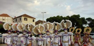 Струмичките карневалисти на ,,Кико Стил” и школото ,,Маршал Тито” со радовишките ,,Газели” највпечатливи на карневалот во Брач Хрватска