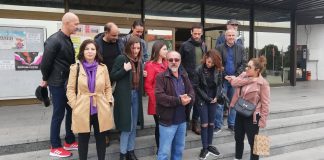 Си ги бараме нашите права што не следуваат, кажаа струмичките актери кои дадоа поддршка на протестот на културните работници во Скопје