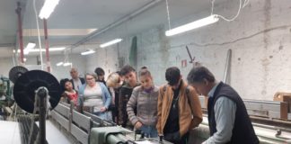 Средношколци од ,,Никола Карев” од Струмица преку  ,,Еразмус +”,  во Грција стекнуваа вештини од текстилното инженерство