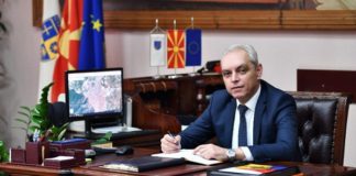 Со отворени срца и дома да го прославиме Велигден, оти и во иднина треба да го славиме празникот, честитка од Јаневски