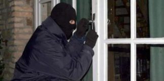 Фатени двајца малолетници кои во Струмица провалиле во стан и краделе лични предмети и пари