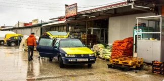 Во Струмица се отворија зелените пазари за продажба на зеленчук но под посебни контролирани услови