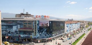 Од утре се отвораат трговските, автошколите, обложувалниците – идната недела кафулињата и рестораните