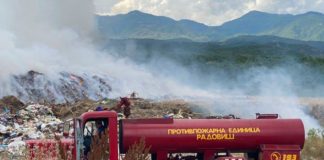 Втор ден чад од депонијата Шапкар, струмички Комуналец тврди дека пожарот бил подметнат