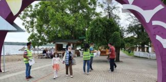 По апелите, гостите во Дојран почнаа да ги почитуваат мерките, општински редари пак делеа заштитни маски