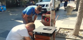 Во Струмица се монтираат нови корпи за отпадоци со пепелници за 24 илјади евра