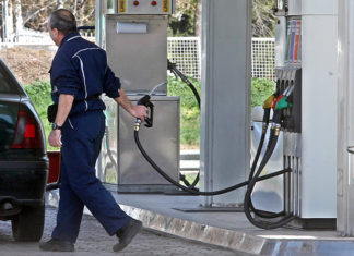 Од вечерва на полноќ поскапуваат бензинот и дизелот – РКЕ ги објави новите цени