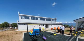 ООУ Кочо Рацин во Дојран доби инклузивно игралиште изградено со поддршка на ОKTA и општината