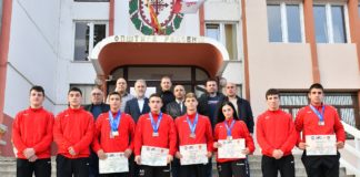 Борачите на Бучим од Радовиш кои на Медитеранските игри во Грција освоија 6 медали, ги прими градоначалникот Ристов