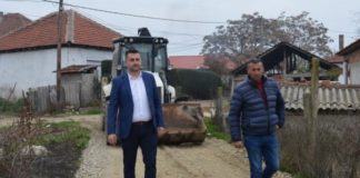 Општина Василево и ЈПКД Турија тампонираа улица во општинскиот центар Василево