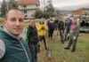 Млади од радовишко Калуѓерица за почист воздух и зеленило, посадија 200 дрвца во селото (фото)