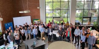 Младите средношколци на работилница за развојни микропорцесорски системи организиран од ФЕИТ