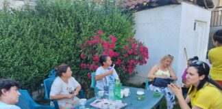 ,,Скај плус” во Василево ги презентираше бесплатните услуги како жртвите да се справат со семејното насилство.