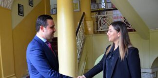 Костадинов, градоначалничката функција денеска ќе ја извршува со матурантка од Струмица