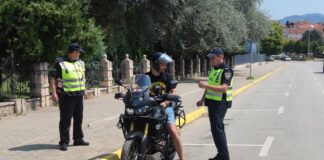 „Носи кацига, вози одговорно“ – СВР Струмица со МК ,,Џинка“ од Радовиш со кампања по радовишките улици