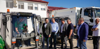 Струмички Комуналец на лизинг набави две ,,метларки’’ за чистење улици, ќе се исплаќаат 4 години