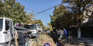 Струмички Комуналец поставува нова атмосферска канализација на Младинска за да нема поплави при поројни дождови