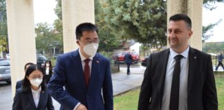 Ќе соработуваме со Општина Василево за просперитет на луѓето овде, кажа кинескиот амбасадор Ѕуо по средбата со Андонов