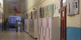 Средношколците од Никола Карев од Струмица изработија шкафчиња за секој ученик во ООУ Никола Вапцаров (фото)