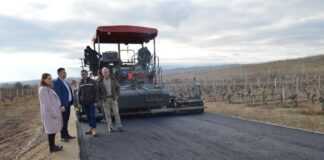 Жителите на Добрашинци и Нова Маала добиваат квалитетен и безбеден пат, вели Славе Андонов