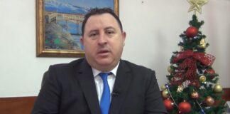 Секој дом во 2023 година да биде исполнет со љубов, хармонија и убавини – Честитка од Манчев