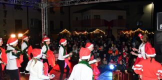 Во Радовиш почна новогодишниот фестивал ,,Светол град” со програма за сечиј вкус (фото)