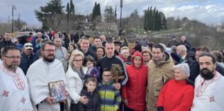 Мартин Прчев најсреќен во Гевгелија – го извлече крстот од осветените води на Вардар