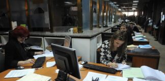 Државните административци ќе добијат линеарно покачување на платата од над 2000 денари