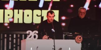 Пандев доби Златна Буба Мара – со песна го најавија и цела сала со аплауз му се поклони (ВИДЕО)