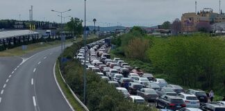 Гужви на граничните премини Богородица и Дојран за излез од државата