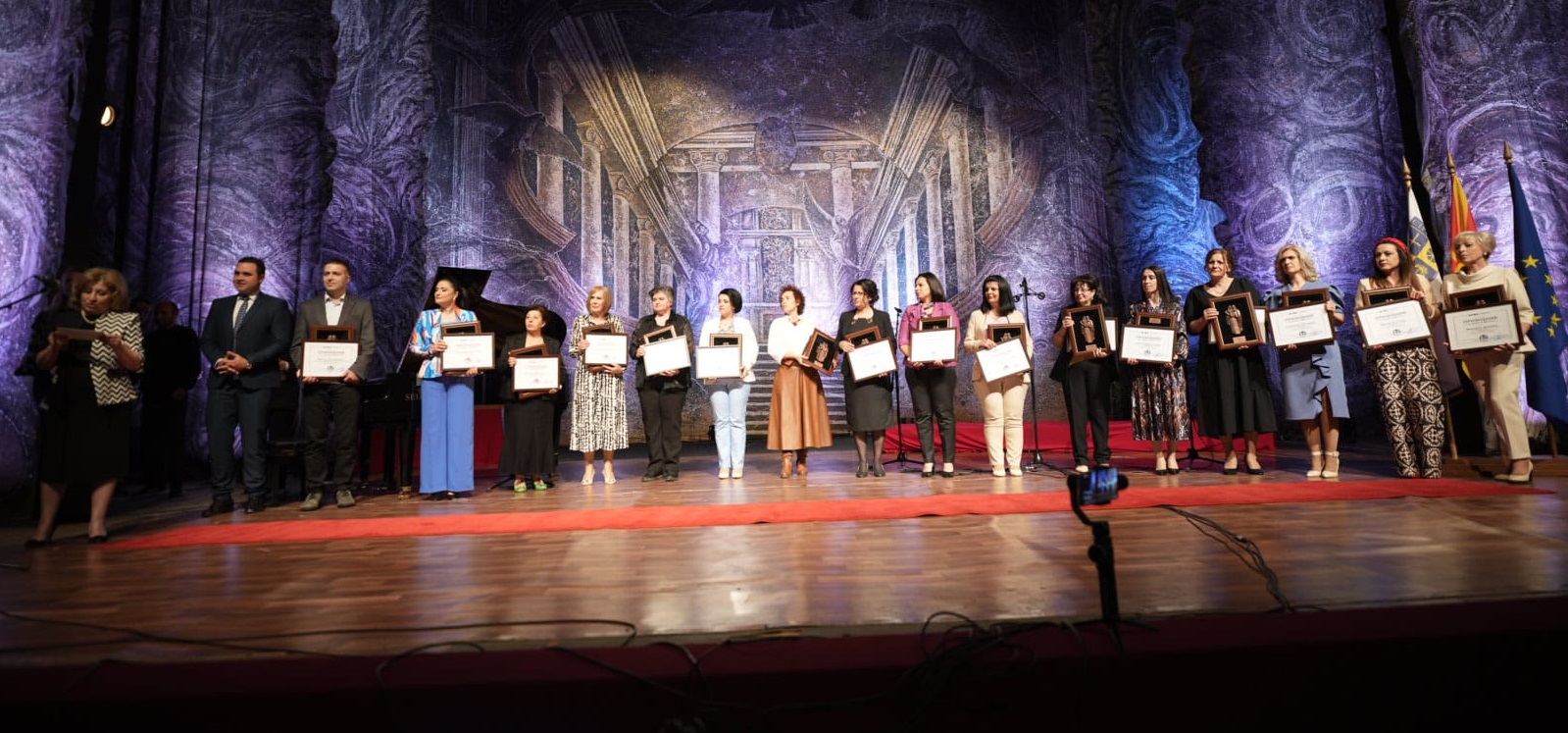 17 просветни работници го добија признанието „Свети Кирил и Методиј“ од општина Струмица
