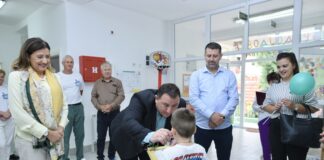 Конечно почна со работа градинката „Среќни насмевки“ во Босилово која цели две години беше готова и опремена