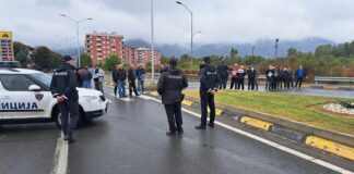 Не се живее со мали пензии – струмичките пензионери го блокираа излезот кон Радовиш и побараа оставки !