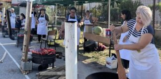 Ајваријада во Босилово – домакинките почнаа да го приготвуваат кој ќе се дегустира на лице место (ФОТО)