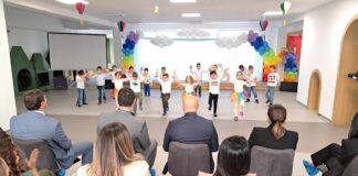 Градинката „Виножито“ во Струмица ќе добие сензорна соба но и дополнителен персонал – најави премиерот Ковачевски