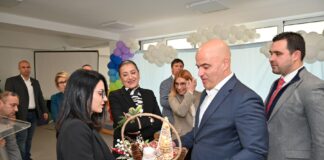 Декорирани Новогодишни елки во кошничка добија Ковачевски, Тренчевска и Костадинов од ЈОУГД „Виножито“ !