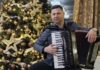 Александар Ицов од Радовиш со изненадување на хармоника за празниците а најавува нов проект со гајда, зурла ….(ВИДЕО)