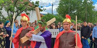 Младите од Радово и годинава со Крстен пат – патот на Исус Христос од судницата на Пилат до гробот (ФОТОГАЛЕРИЈА)
