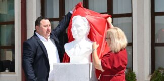 Откриена спомен биста на Борис Трајковски во Моноспитово – ќе сведочи за неговата љубов кон Македонија и граѓаните (фото)