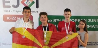 Марко Кренков од Струмица со ученици од Кочани и Скопје, освоија бронза на Европската олимпијада по информатика во Молдавија (фото)